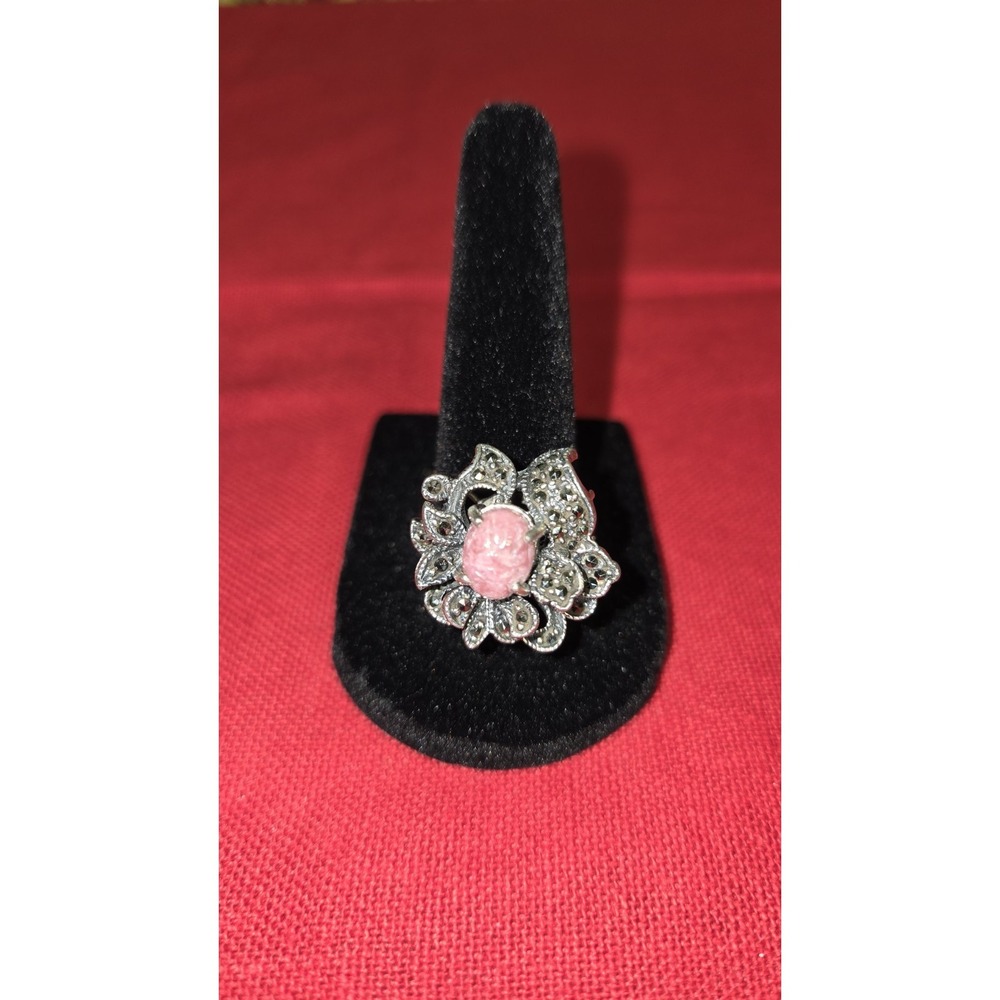 925 Sterling Ring Sz 8 w/ pink Stone & Marcasite Flower Pattern